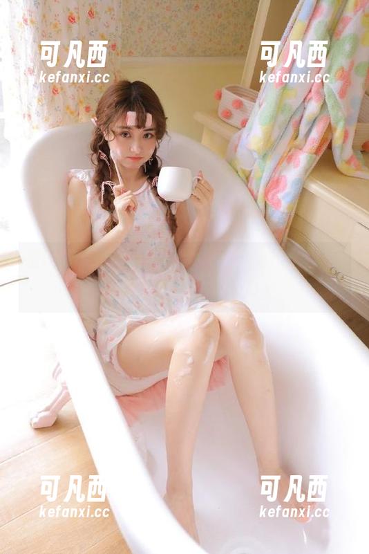 在Puy Puy的镜头下：RinTohsaka写真集精选为你呈现.txt